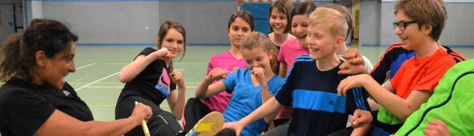 Kinder in der Halle
