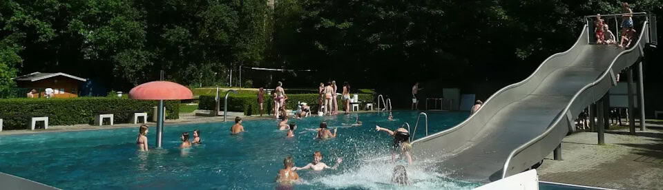 Rutsche im Schwimmbad