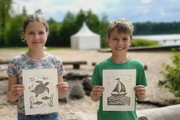 Kunstwerke im Kunstcamp am Störitzsee