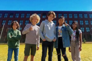 Fünf Teilnehmende im Erlebnis Daycamp