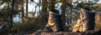 Wanderschuhe im Sonnenschein