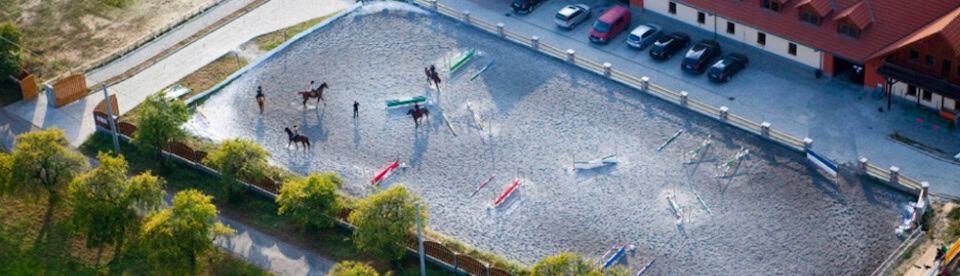 Reiteinheit auf dem Außenplatz