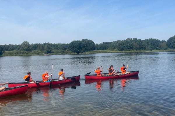 Kanu fahren im Schnuppercamp Schloss Leizen