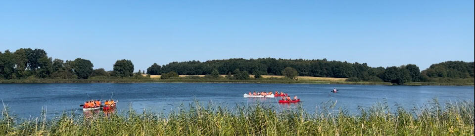 Kanutour im Schwimmcamp Schloss Leizen