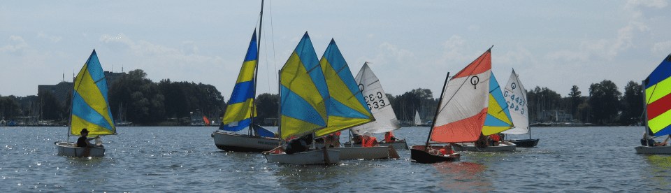 mehrer Boote im Wasser