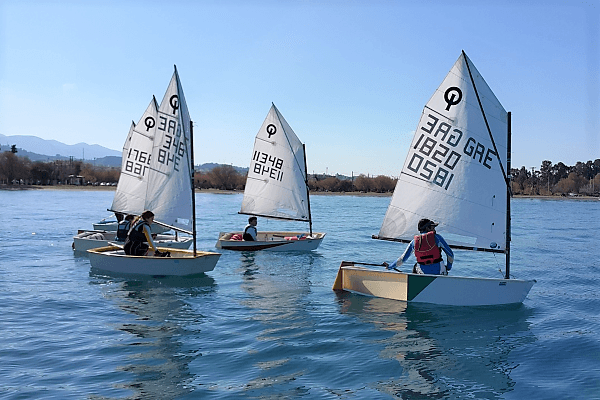 Auf Tuchfühlung mit Wind und Wasser im Segelcamp