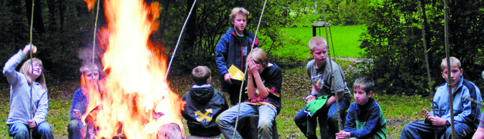Lagerfeuerstimmung im Feriencamp