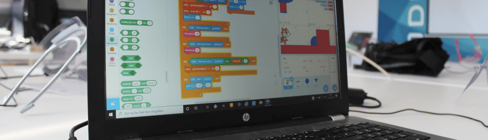 Laptop mit einem Scratch Programm
