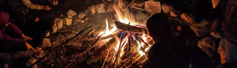 Lagerfeuer im Strandsegelcamp in Langholz