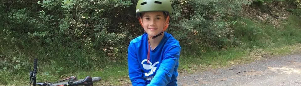 Junge auf einem Fahrrad