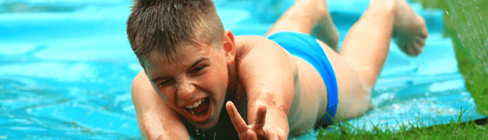 Schnuppercamp, Kind auf der Wasserrutsche