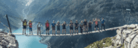 Gruppenbild auf Hängebrücke