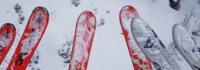Skier in der Luft