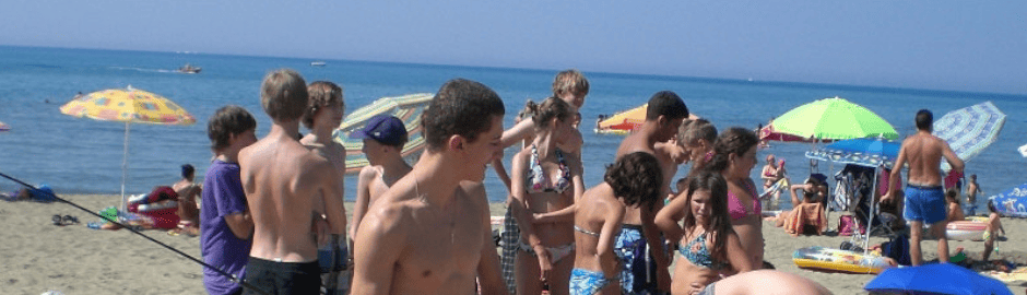 Kinder am Strand