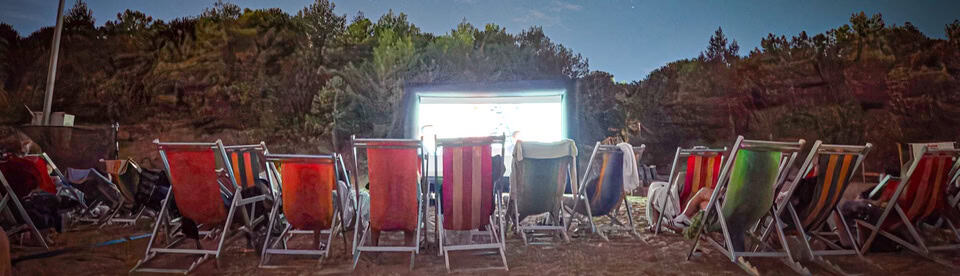 Kinoabend am Strand in Italien