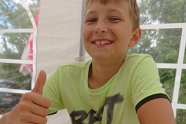 Kinder haben Spaß im Herbstcamp auf dem Schneeberg