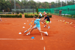 Tennistraining mit Kindern