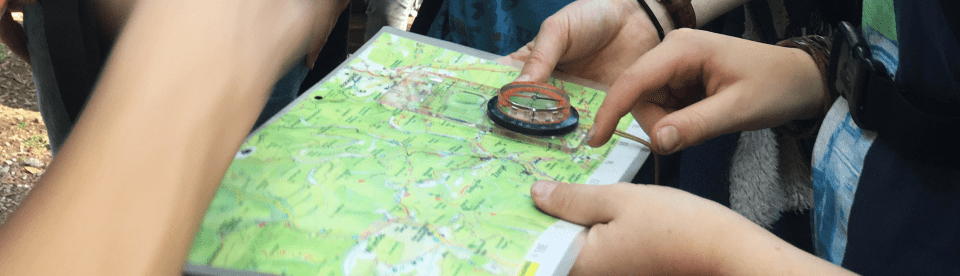 Karte und Kompas