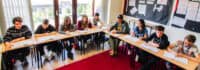 Jugendliche lernen Englisch