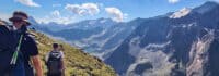 Junge Erwachsene wandern