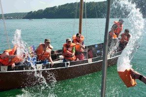 Wasserschlacht zwischen zwei Kuttern auf dem Bodensee