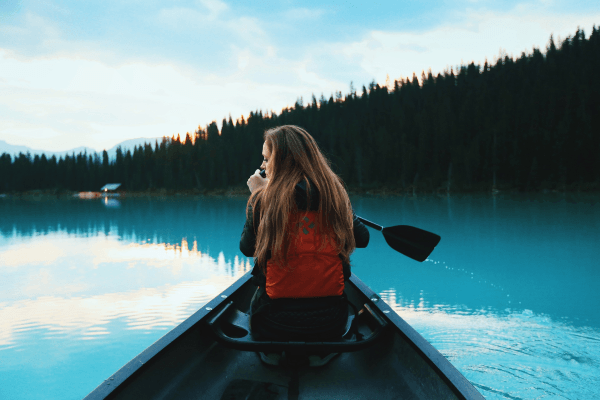 Paddel durch den See und komm zu uns ins Kanucamp