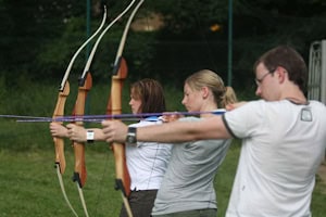 Bogenschießen im Bauwagencamp