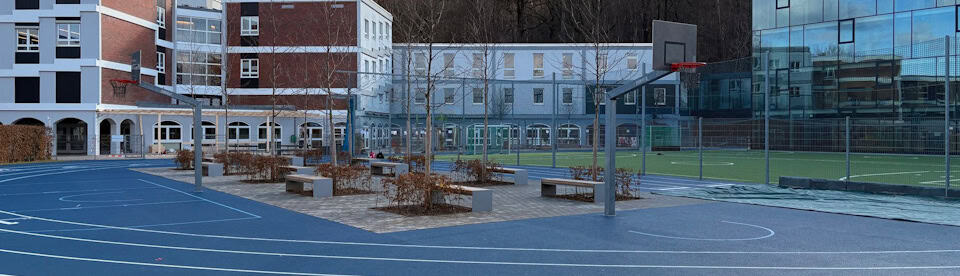 Außengelände der Merz Schule