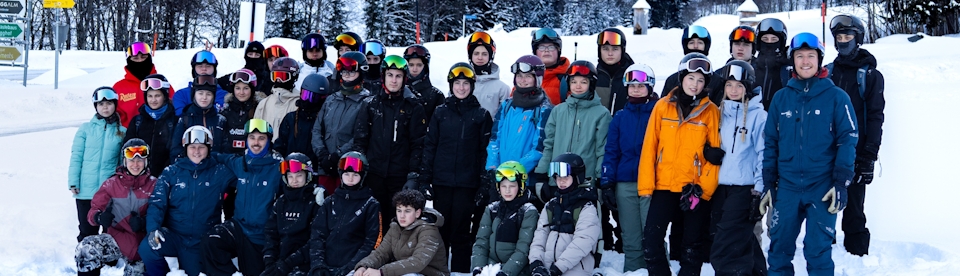 Gruppenfoto im Schnee