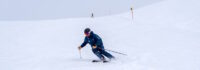 Skifahrer in Saalbach auf der Piste