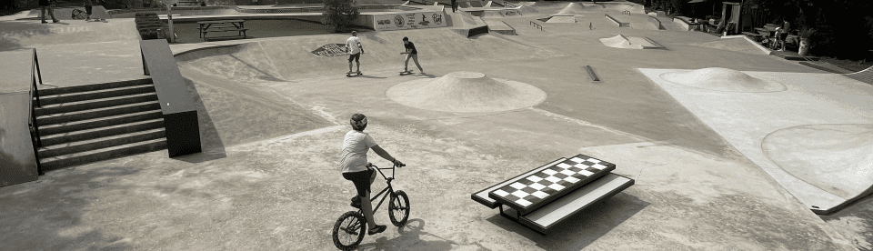 Kinder im Bike Park
