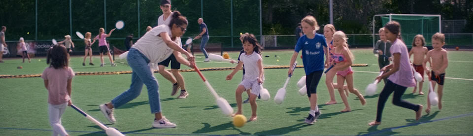 Eine Hockey-Variante mit den Eltern
