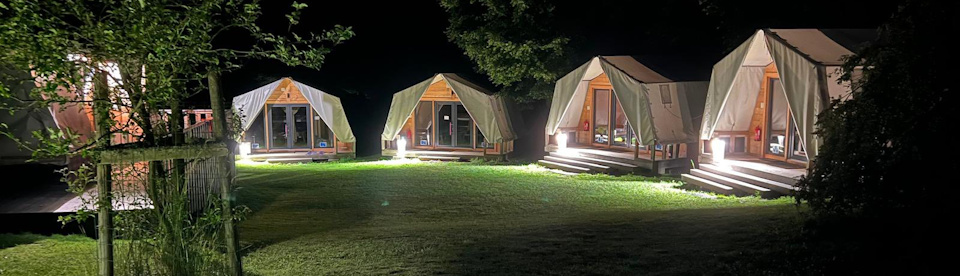 Lodges am Abend