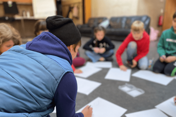 Kinder beim Malen