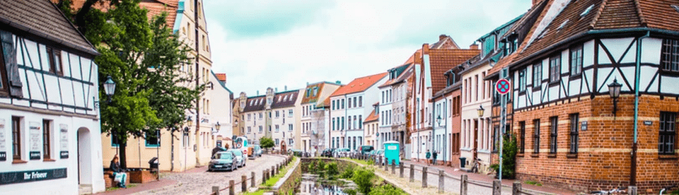 Wismars Innenstadt mit Kanal