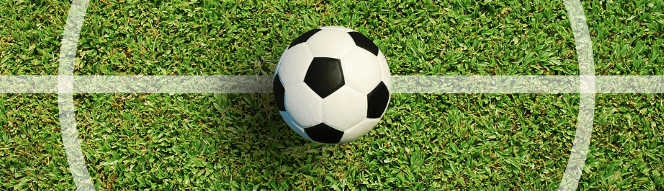 Ball auf der Mittellienie
