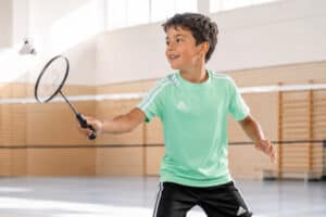 Junge im Badmintoncamp bei Mainz