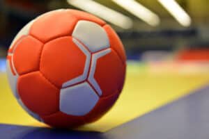 Kinder haben Spaß im Handballcamp
