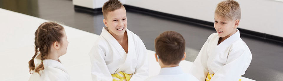 Kinder gewinnen an Selbstvertrauen im Taekwondo Camp