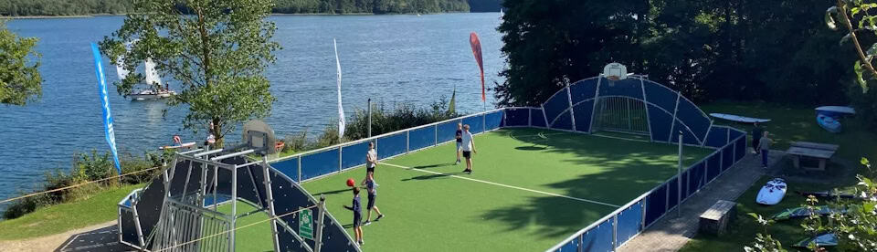 Fußball spielen im Camp