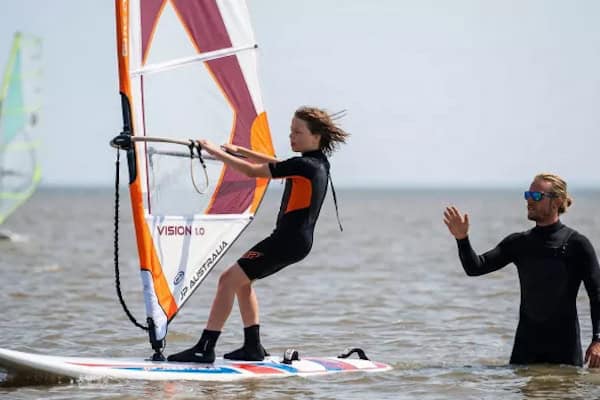 Surfen auf dem Steinhuder Meer im Surfcamp mit Englisch in Mardorf