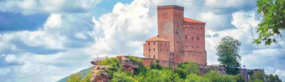 Ausblick auf Burg in Annweiler
