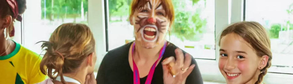 Schminken im Tanz Camp in Regen