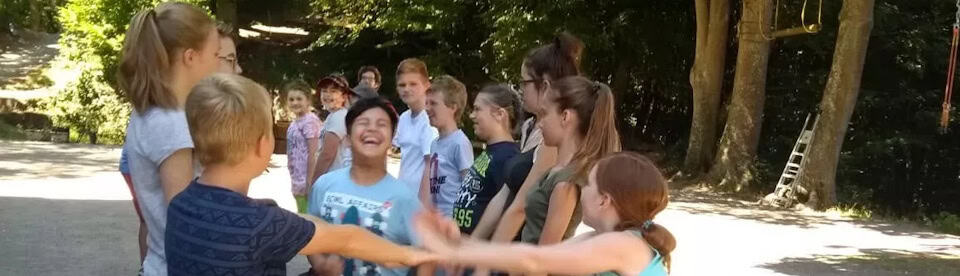 Gute Laune im Camp