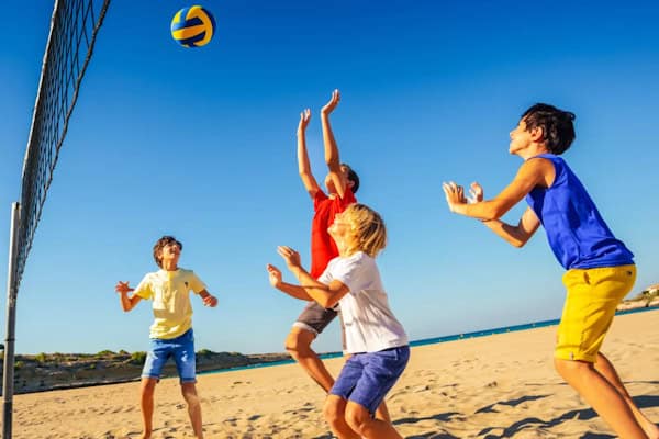 Beachvolleyball im Englisch, Beach- & Actioncamp in Born