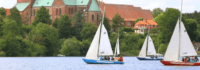 Segelboote im Wasser
