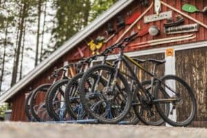 Mountainbikes der Outdoorunterkunft