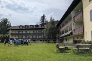Innenhof des Jugendhauses Elias im Allgäu