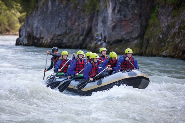 Gruppe beim Rafting